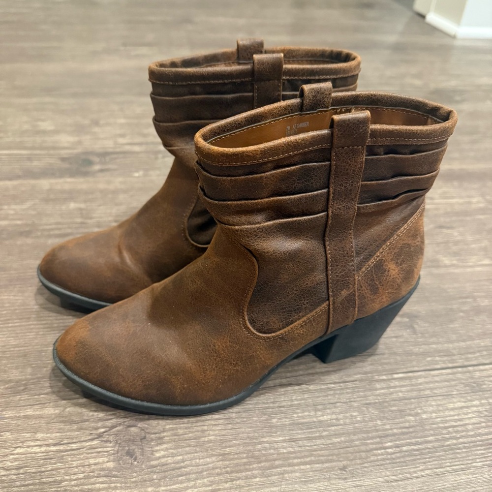 Arizona Jeans Co. Brown Western Ankle Boots with Chunky Heel size 7 - Picture 6 of 11